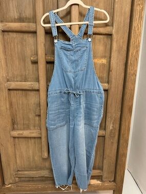 Light Wash Denim Overalls - Casual Bib Jumpsuit